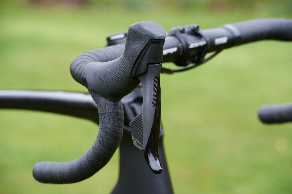 2021 SRAM Rival eTap AXS groupset – shifter.jpg