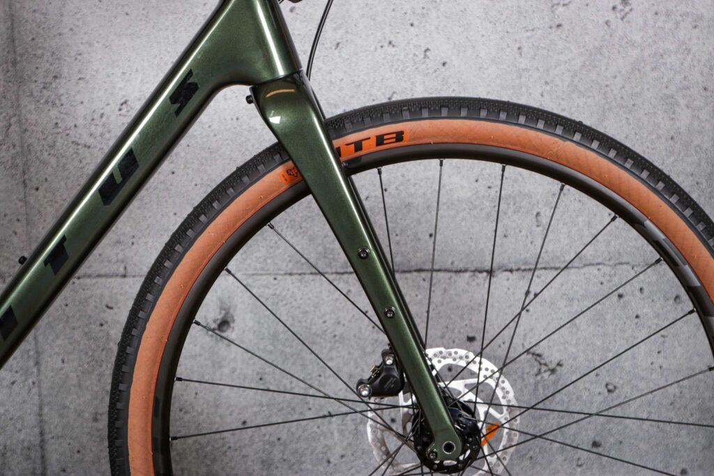 2021 Vitus Substance CRS 2 – fork.jpg