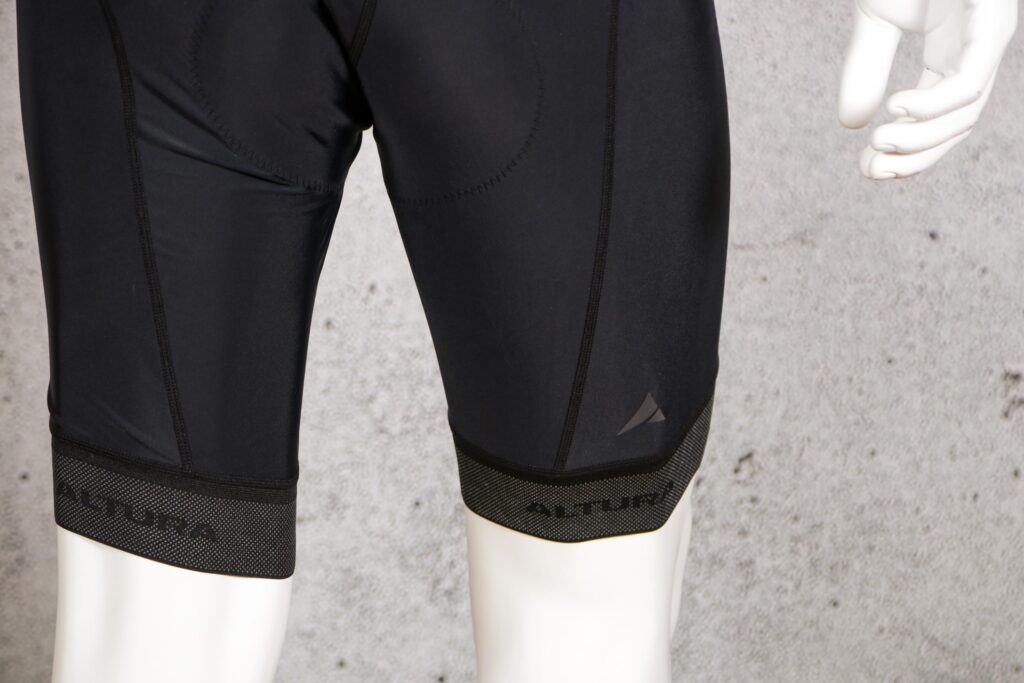 2021 Altura Progel Plus Mens Bib Shorts – cuffs and logo.jpg