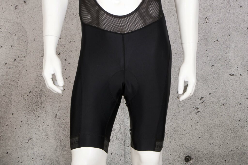 2021 Altura Progel Plus Mens Bib Shorts – legs front.jpg