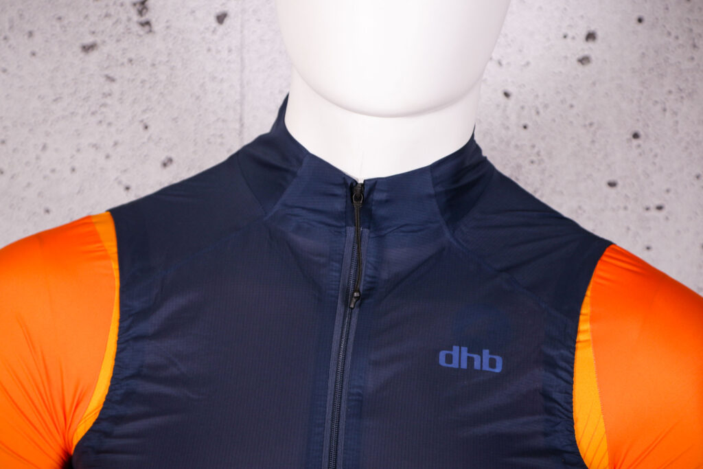 2021 dhb Aeron Lab Superlight Waterproof Gilet – collar.jpg