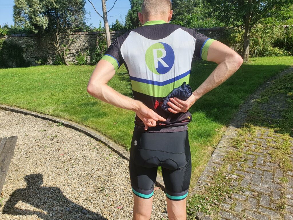 2021 dhb Aeron Lab Superlight Waterproof gilet packing.jpg