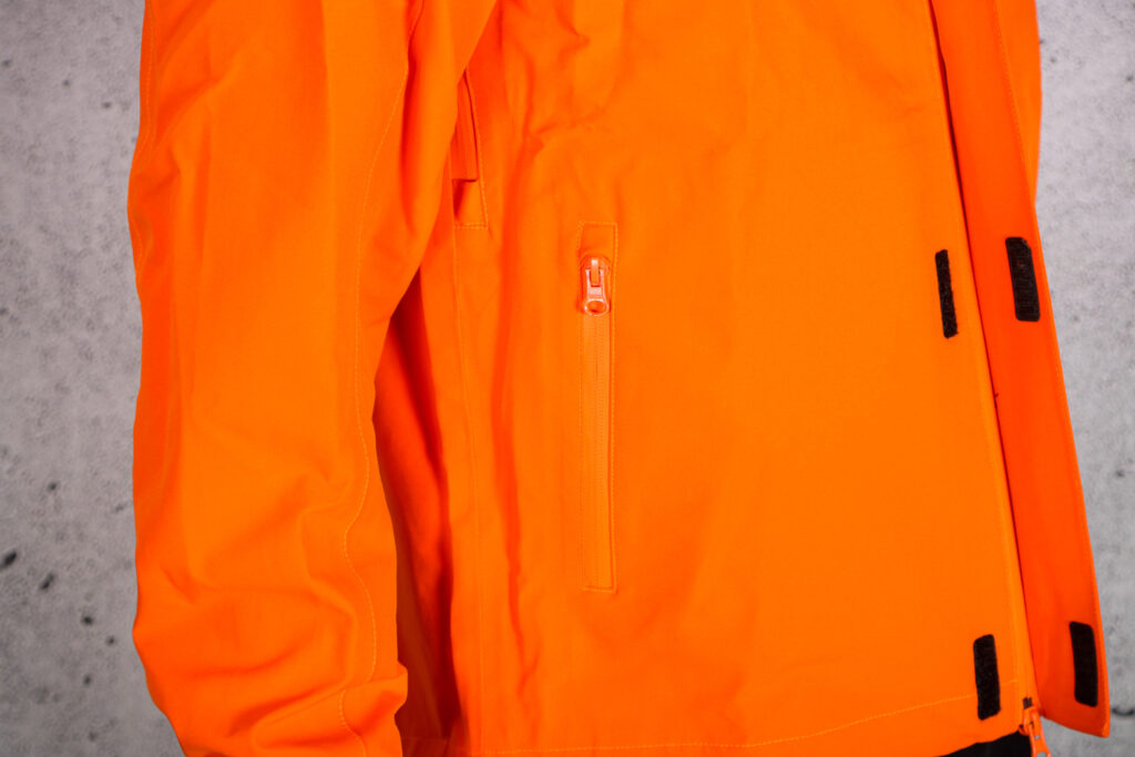 2021 Galibier Courchevel Storm Jacket – zipped pocket.jpg