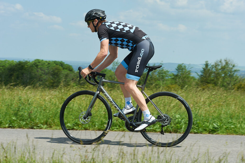 2021 Giant Contend SL 1 Disc – riding 2.jpg