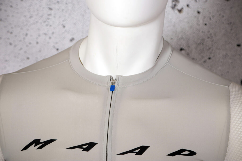 2021 MAAP Evade Pro Base Jersey – collar.jpg