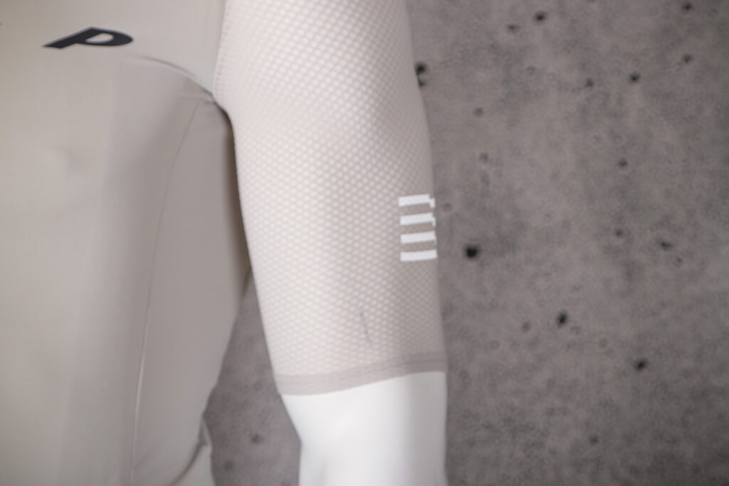 2021 MAAP Evade Pro Base Jersey – sleeve 2.jpg