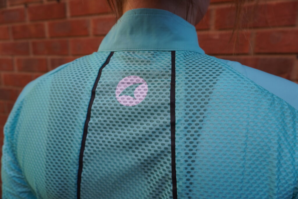 2021 Pactimo Women’s Divide Wind Jacket mesh close up.JPG