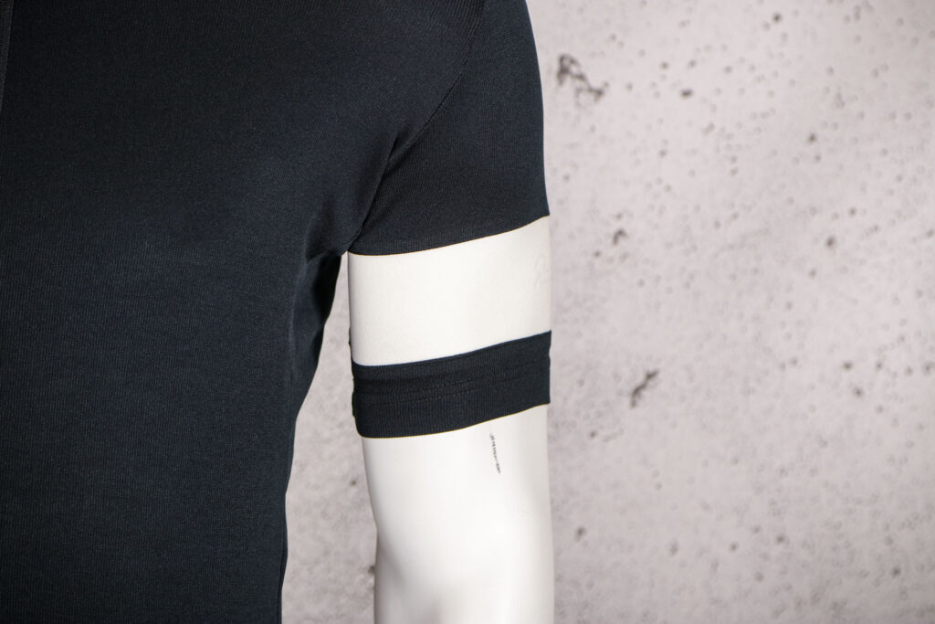 2021 Rapha Classic Jersey – arm detail.jpg