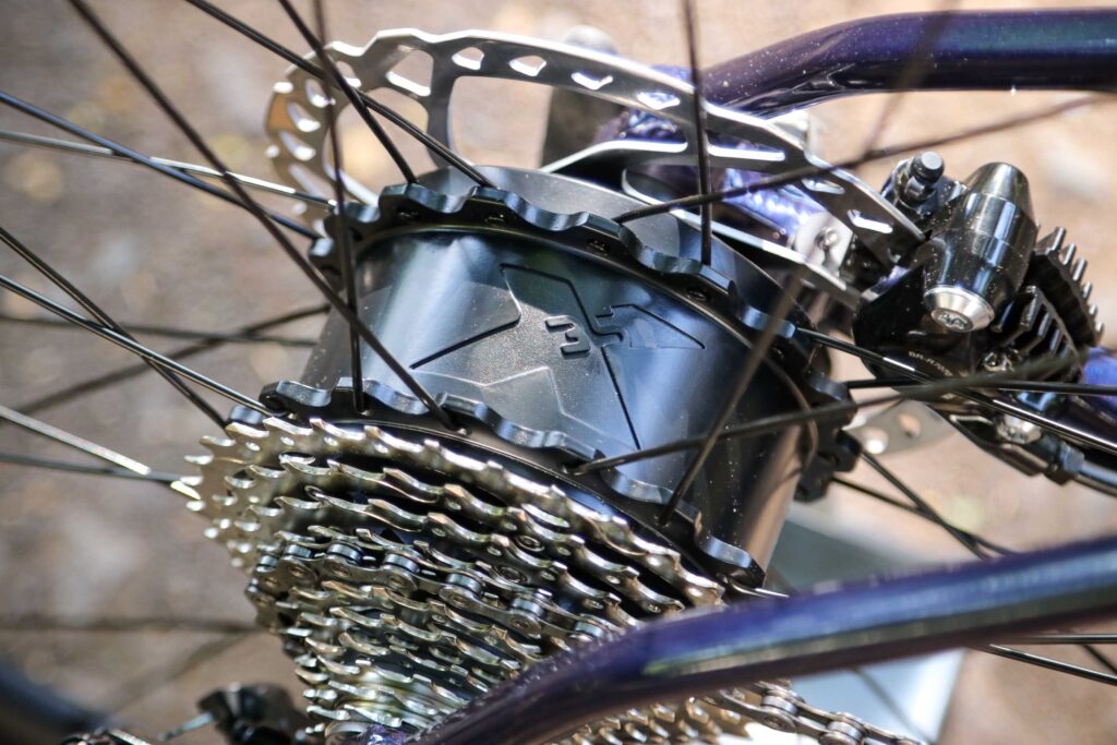 2021 Ribble Endurance AL e Shimano 105 – rear hub.jpg