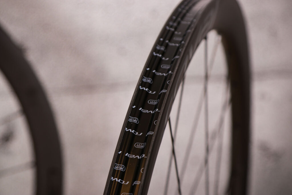 2021 Roval Rapide C38 wheelset – rim bed.jpg