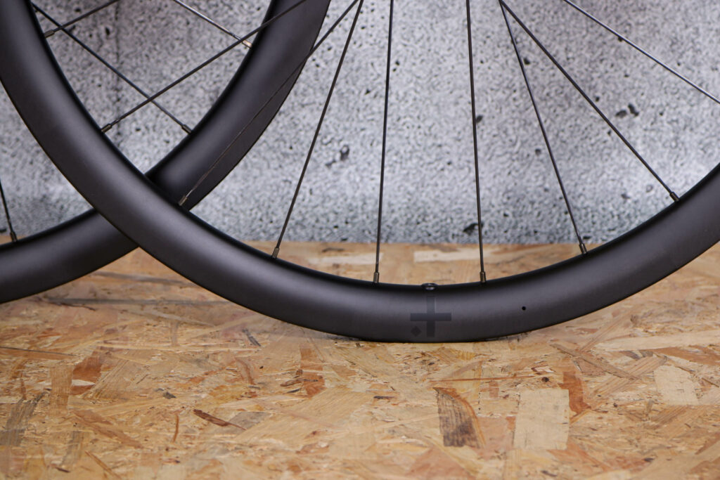 2021 VEL 38 RSL Carbon Tubeless Disc Wheelset – rim detail 2.jpg