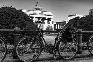 Bicycle in Berlin – licensed CC BY-SA 4.0 bu Unodeaqui on Wikimedia Commons