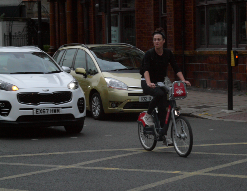 Driver behind cyclist (picture credit Simon MacMichael).PNG