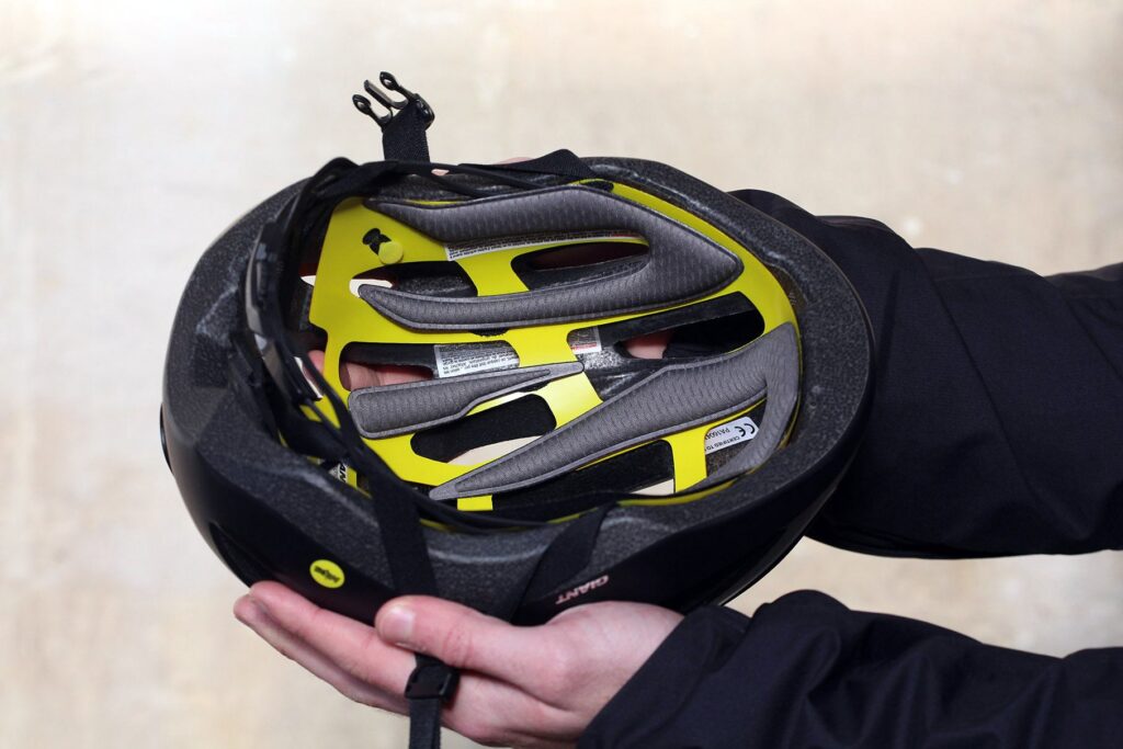 Giant Strive Mips Aero Road Helmet – inside.jpg