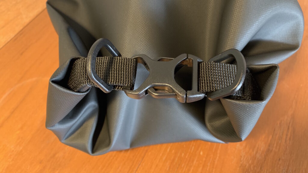 2021 Aeroe Drybag 12L Buckles.jpg