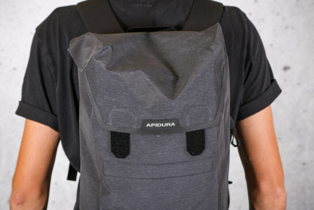 2021 Apidura City Backpack 17L – top.jpg