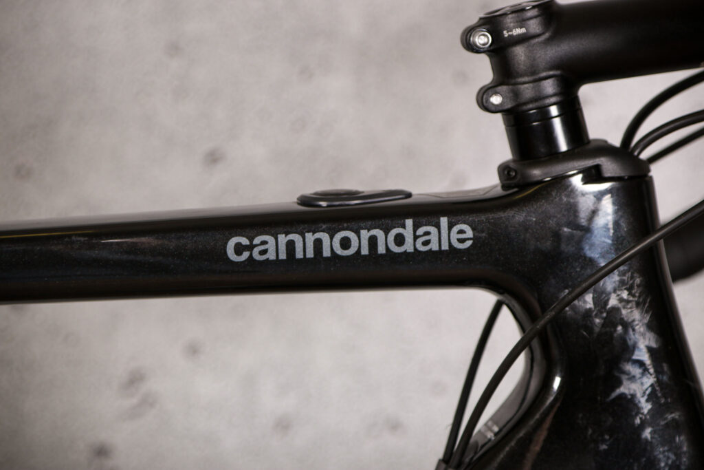2021 Cannondale SuperSix Evo Neo 3 – top tube.jpg