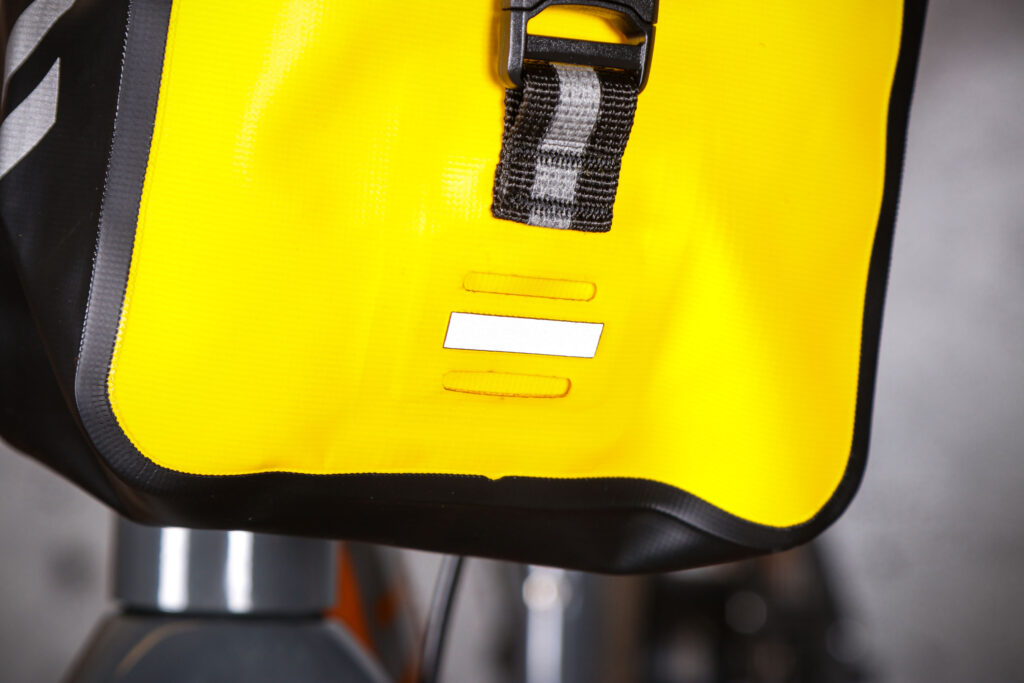 2021 Craft Cadence Waterproof Handlebar Bag – reflective and light loop.jpg
