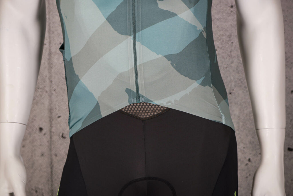 2021 Endura Canimal Short Sleeved Jersey – hem.jpg