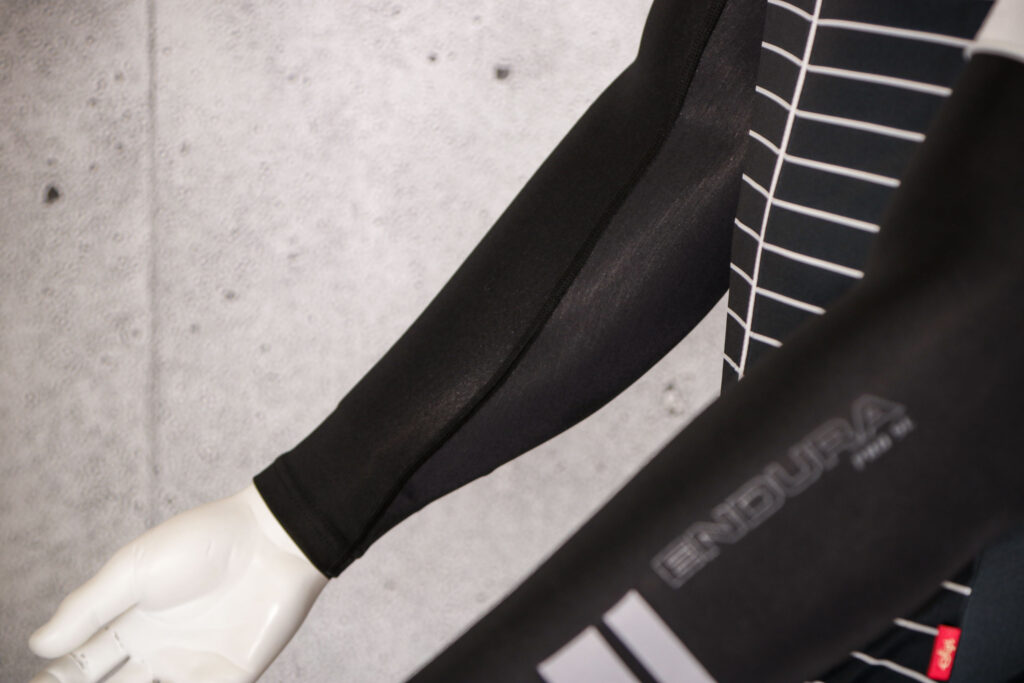 2021 Endura Pro SL Arm Warmers II – seam.jpg