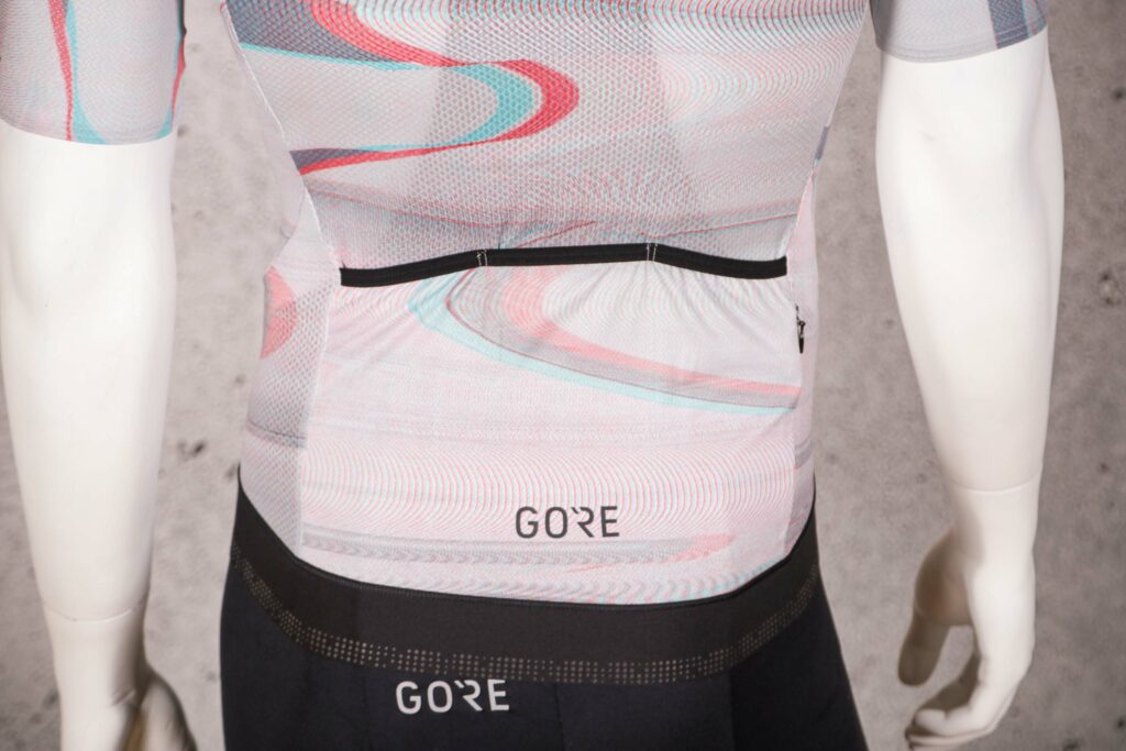 2021 Gore Chase Jersey Mens – pockets.jpg