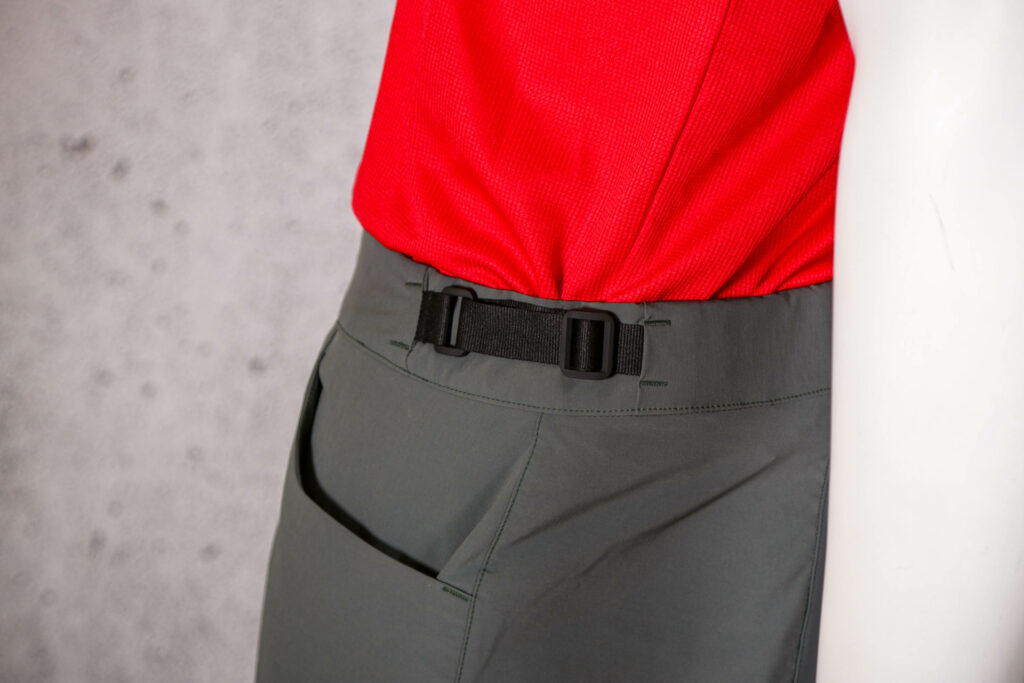 2021 Gore Explore Shorts Mens – side strap.jpg