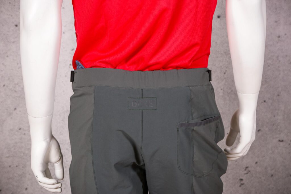 2021 Gore Explore Shorts Mens – waist back.jpg
