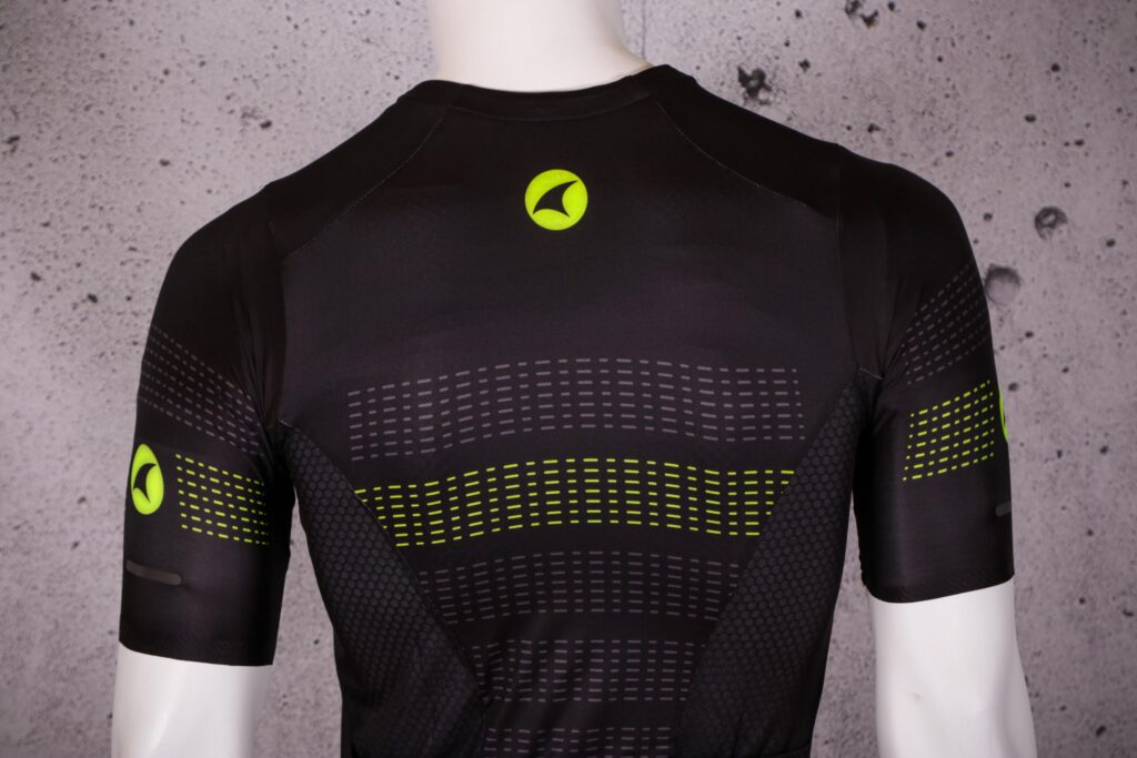 2021 Pactimo Men’s Summit Aero Range SS Jersey – Recon – shoulders.jpg