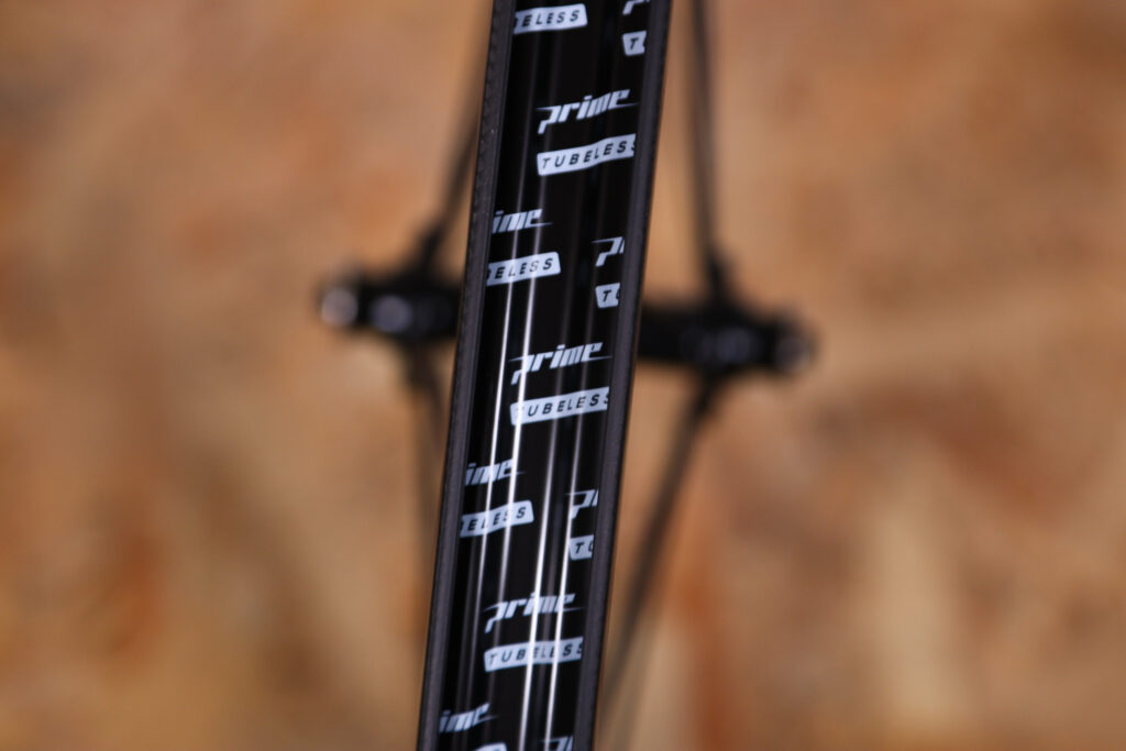 2021 Prime RR-50 V3 Carbon Clincher Wheelset – rim bed.jpg
