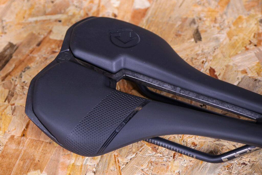 2021 PRO Griffon Performance Saddle – rear.jpg