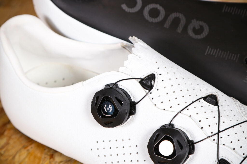 2021 Quoc Night Mono 2 cycling shoes – dials.jpg