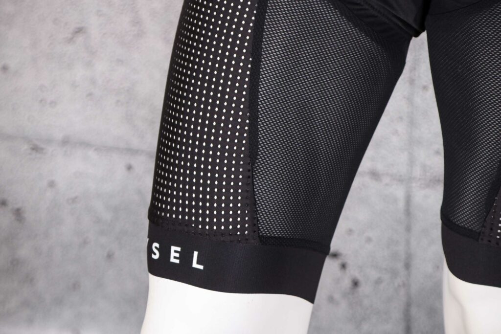 2021 Van Rysel RCR Ultralight Road Bib Shorts – cuff front.jpg