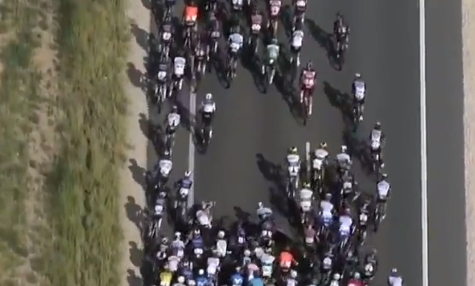 Vuelta Stage 5 crash.PNG