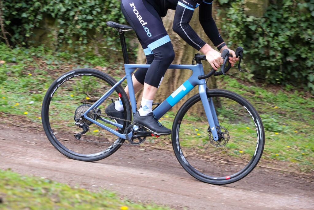 2020 3T Exploro Pro GRX &ndash; riding 1.jpg