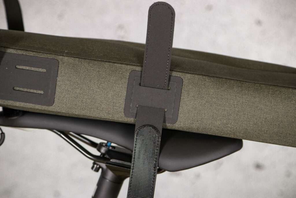 2021 Brooks Scape Frame Bag – strap detail 2.jpg