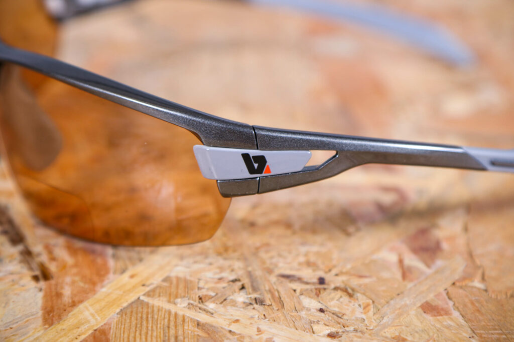 2021 BZ Optics PHO Bi-focal Photochromic HD Lens glasses &ndash; hinge detail.jpg