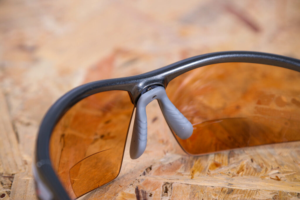 2021 BZ Optics PHO Bi-focal Photochromic HD Lens glasses &ndash; nose piece.jpg