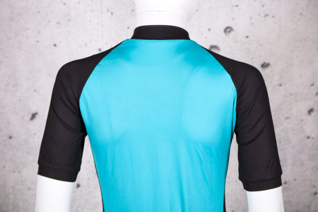 2021 Craft Cadence Recycled Performance QOM Female Jersey – shoulders.jpg
