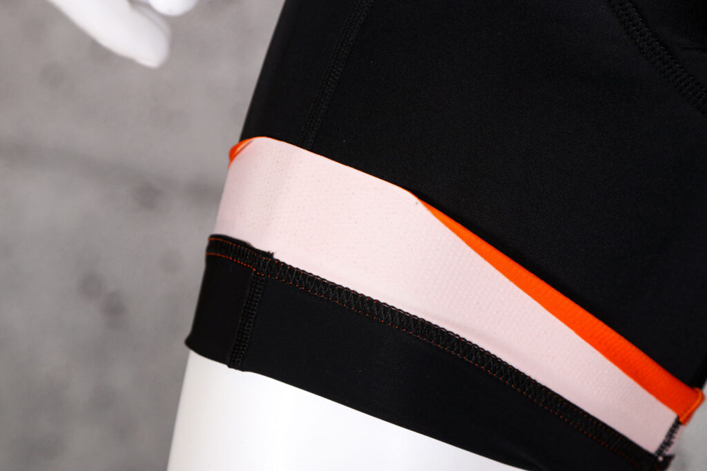 2021 dhb Blok Bib Shorts – cuff gripper.jpg