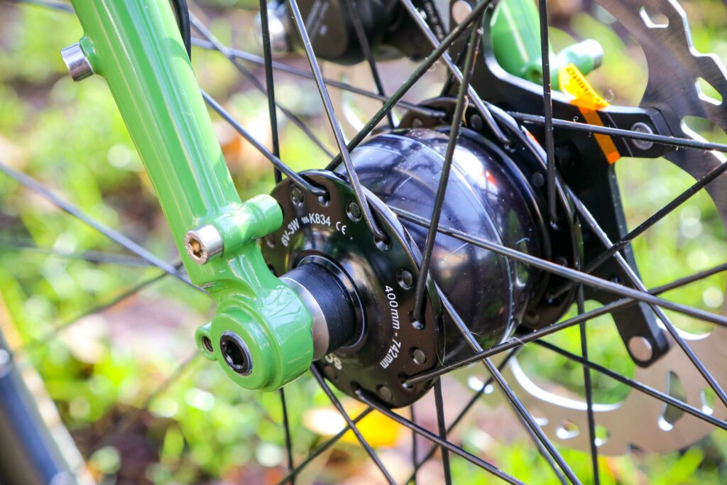2021 Fairlight Faran – front hub.jpg