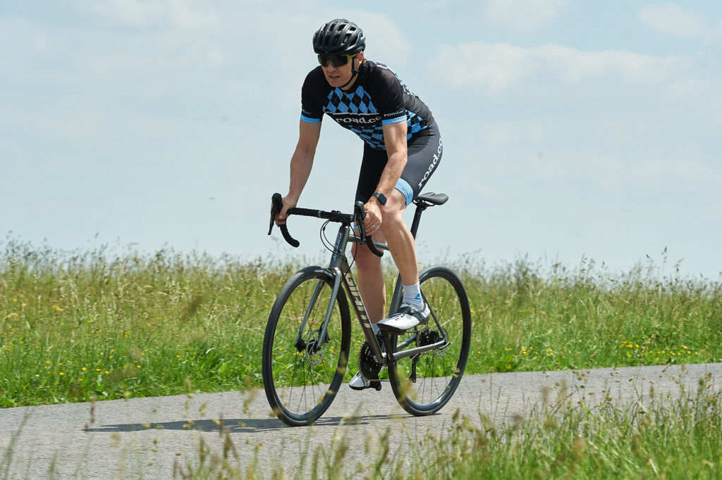 2021 Giant Contend SL 1 Disc – riding 5.jpg