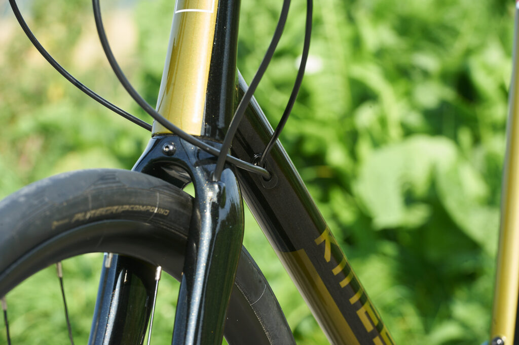 2021 Kinesis R2 – cable routing 2.jpg