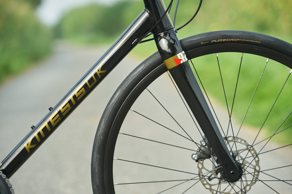 2021 Kinesis R2 – fork.jpg