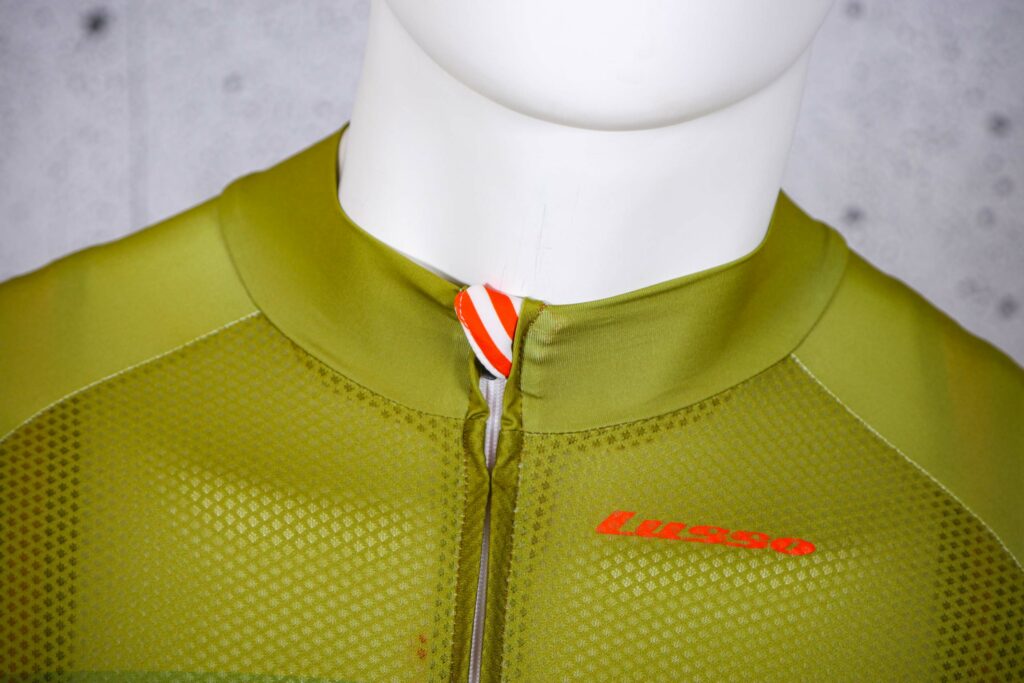 2021 Lusso Dunsop SS Jersey Moss – collar.jpg