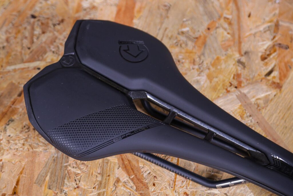 2021 PRO Falcon Performance Saddle &ndash; rear.jpg