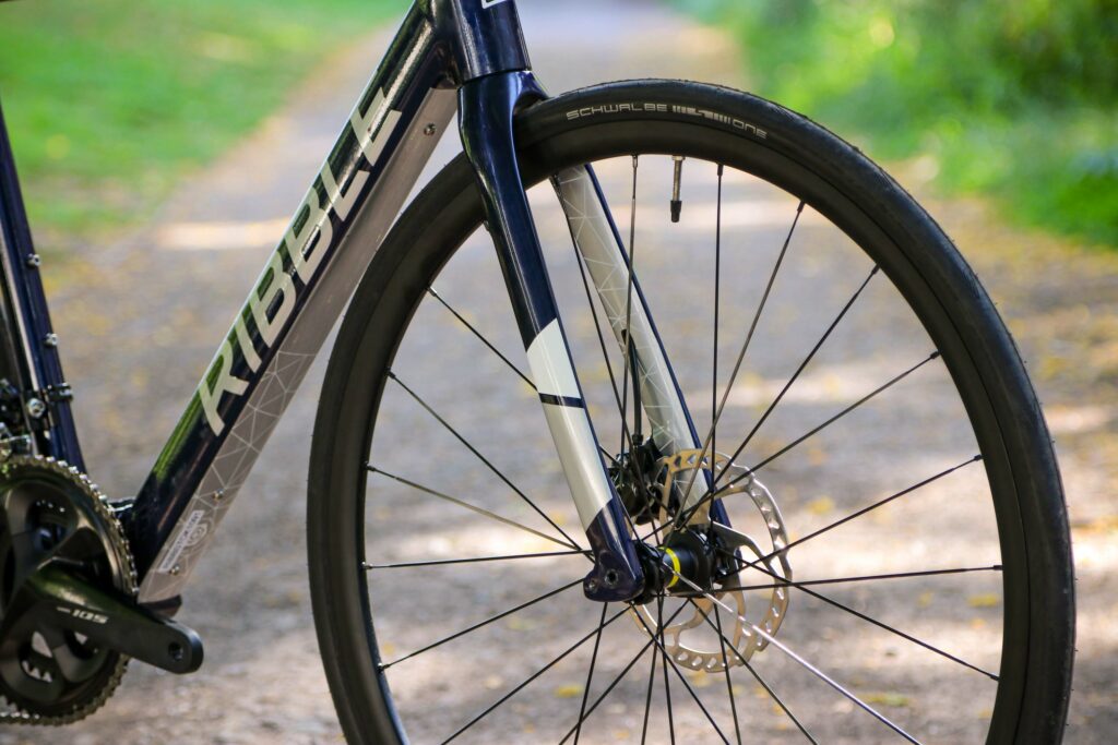 2021 Ribble Endurance AL e Shimano 105 – fork.jpg