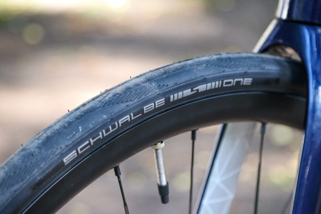 2021 Ribble Endurance AL e Shimano 105 – tyre.jpg