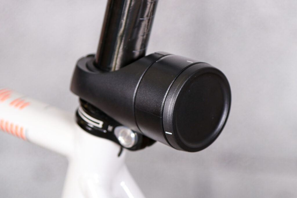2021 Vodafone Curve Bike light & GPS tracker – base unit with cover.jpg