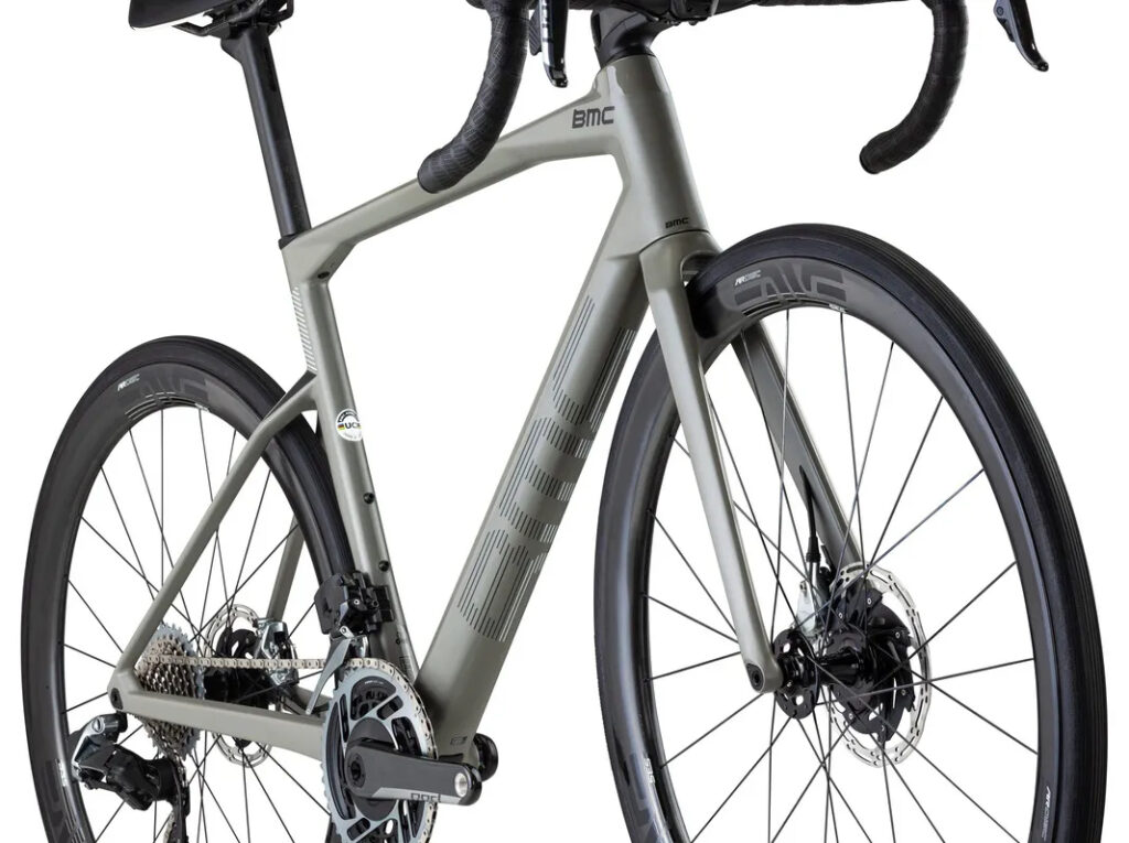 2022 BMC Roadmachine 01 ONE front side