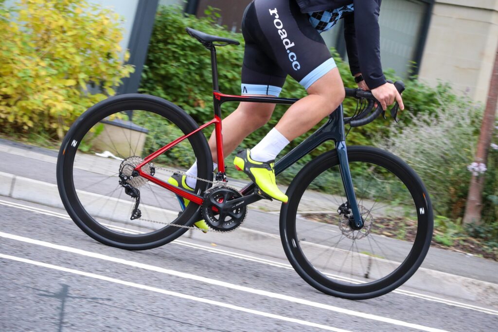 2021 Giant Defy Advanced Pro 3 – riding 1.jpg